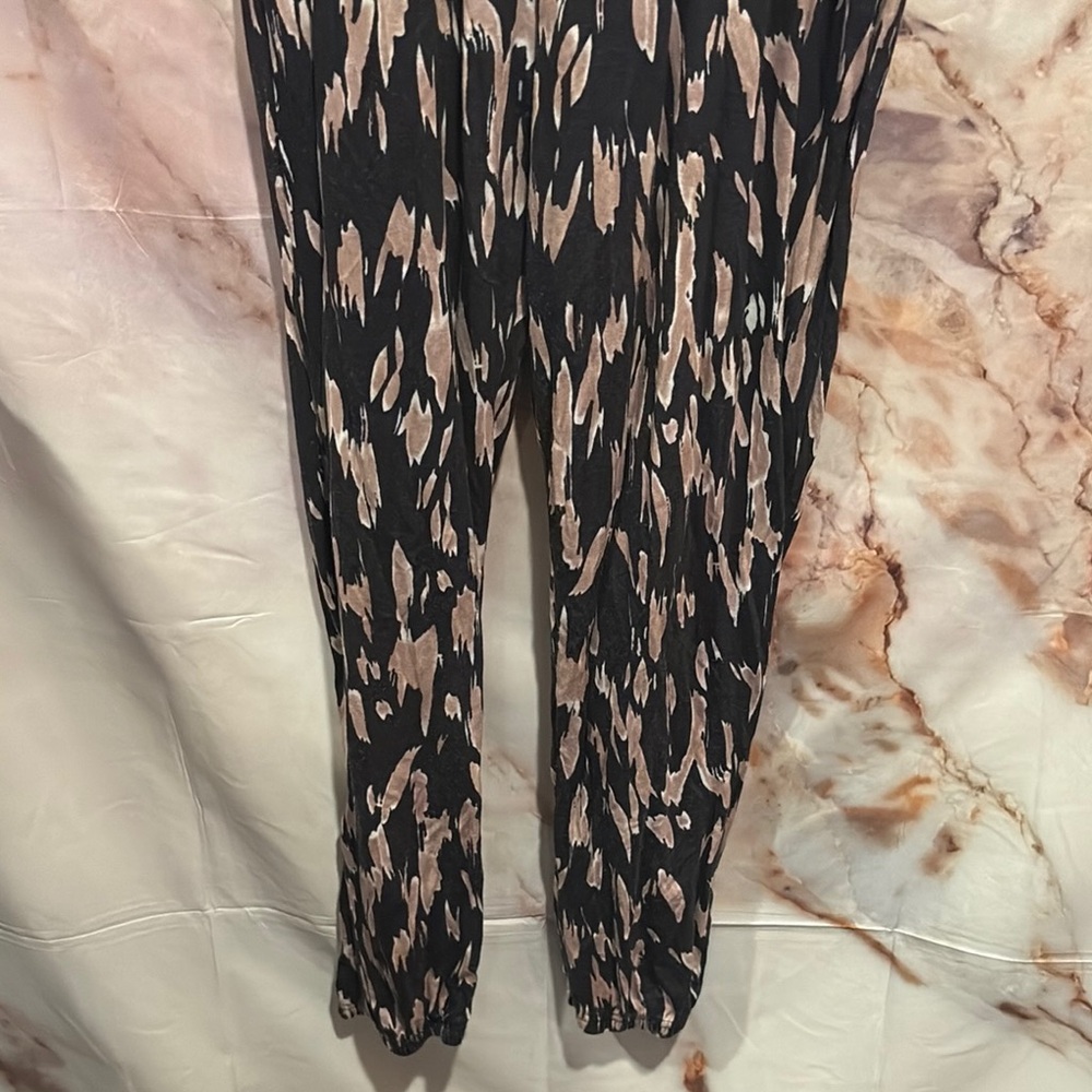 Patterned Jumpsuit ✨ - Picture 5 of 5